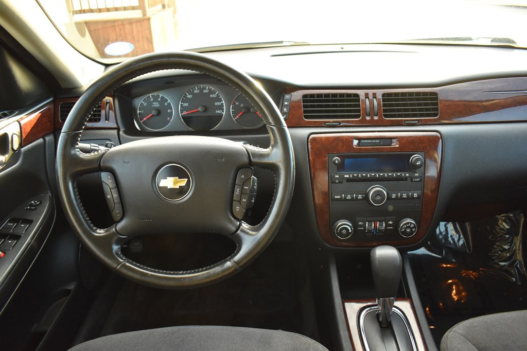 2011 Chevrolet Impala Image 14