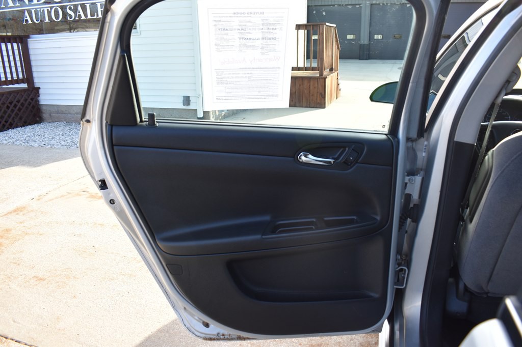 2011 Chevrolet Impala Image 19