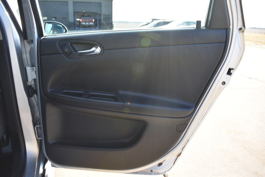 2011 Chevrolet Impala Image 21