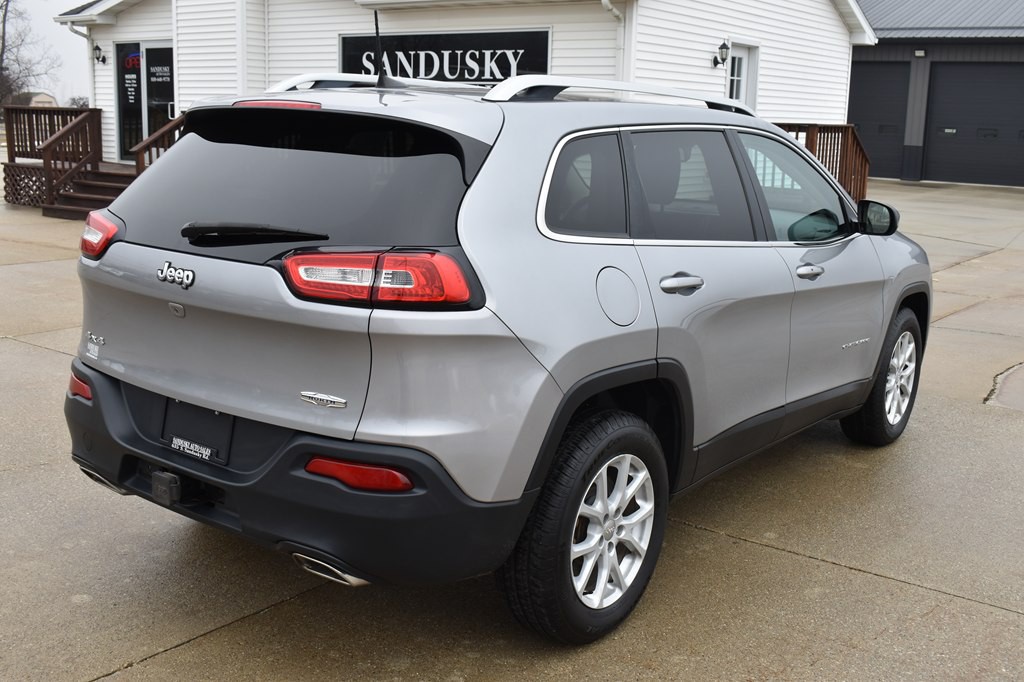 2017 Jeep Cherokee Image 3