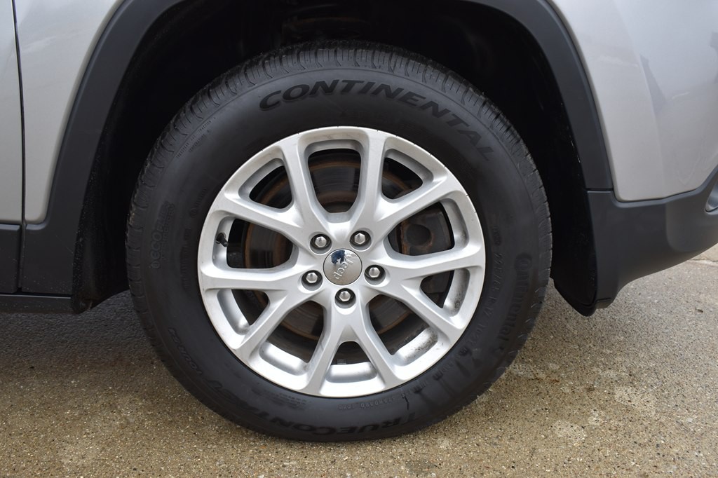 2017 Jeep Cherokee Image 9