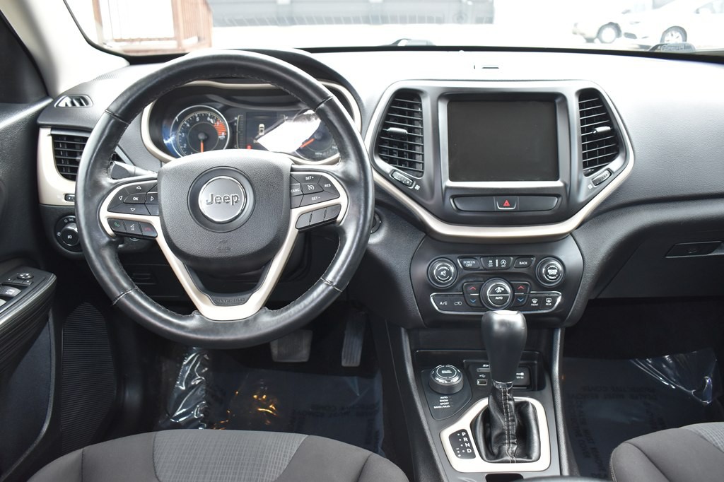 2017 Jeep Cherokee Image 13