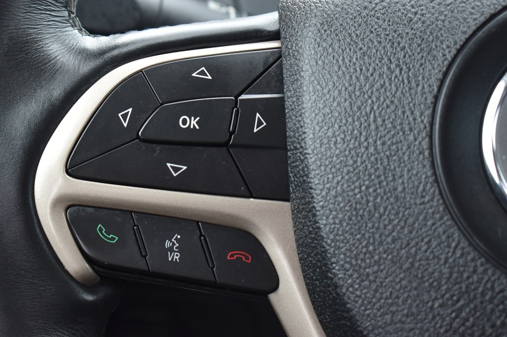 2017 Jeep Cherokee Image 17