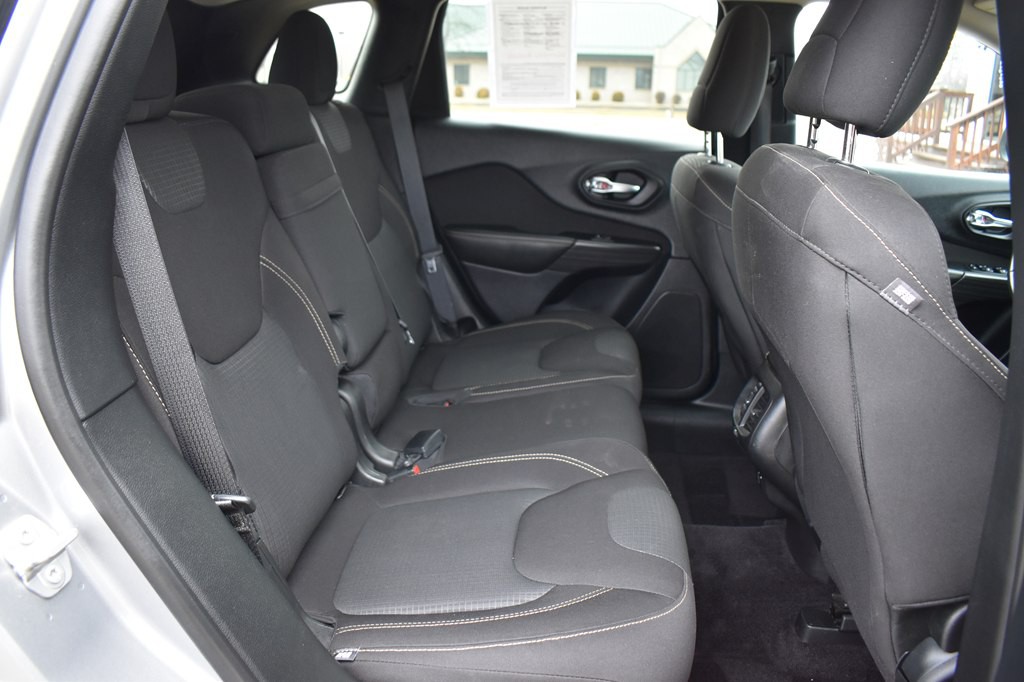 2017 Jeep Cherokee Image 22