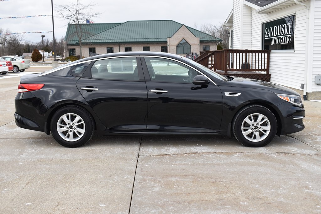 2018 Kia Optima Image 2