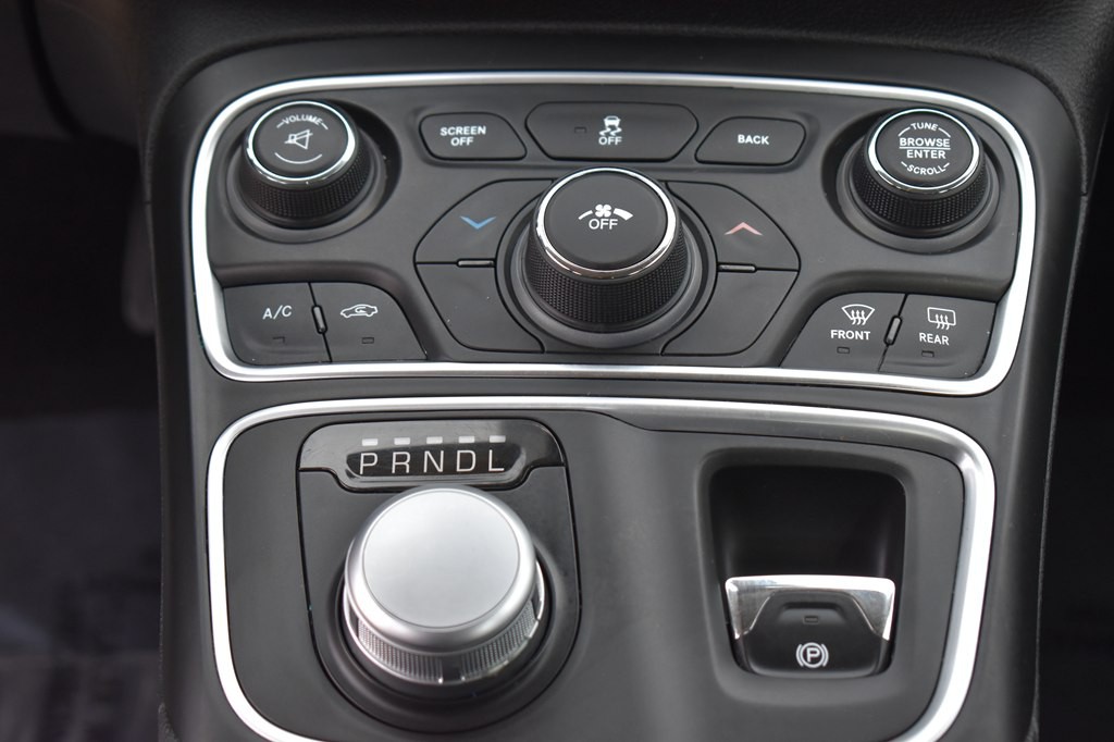 2016 Chrysler 200 Image 17