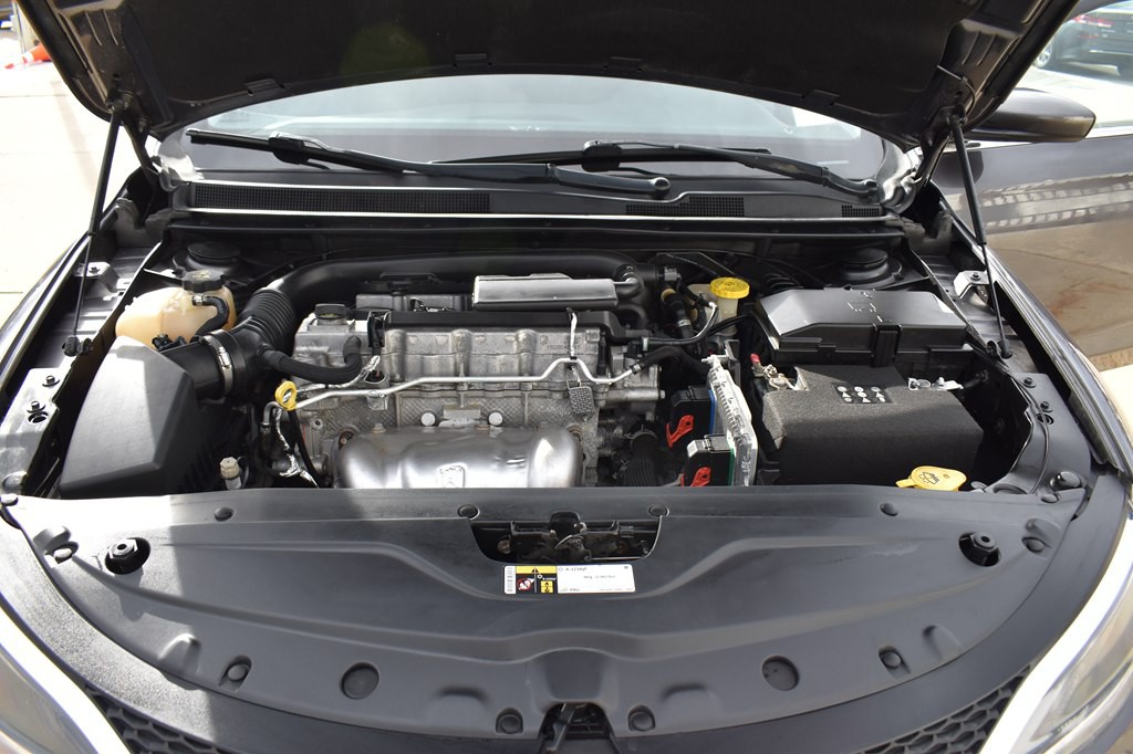 2016 Chrysler 200 Image 20