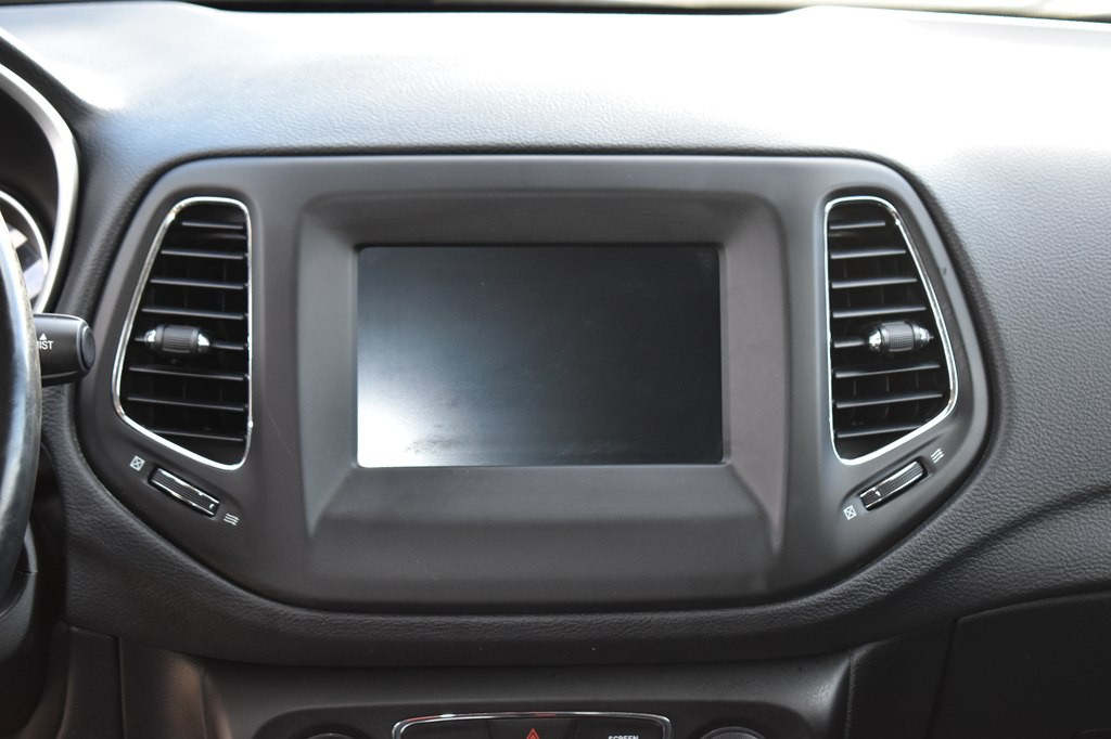 2018 Jeep Compass Image 18