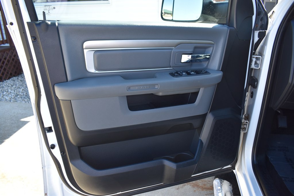2017 RAM 1500 Image 10