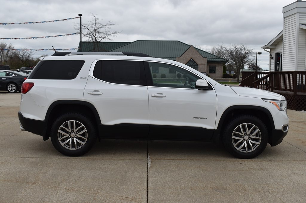 2019 GMC Acadia Image 2