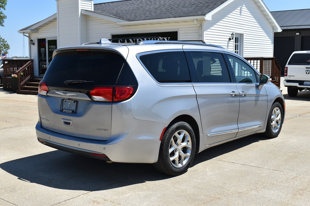 2019 Chrysler Pacifica Image 3