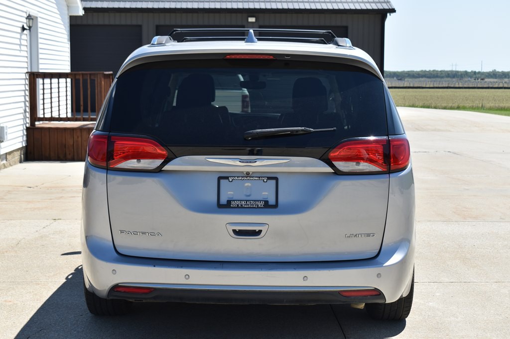 2019 Chrysler Pacifica Image 4