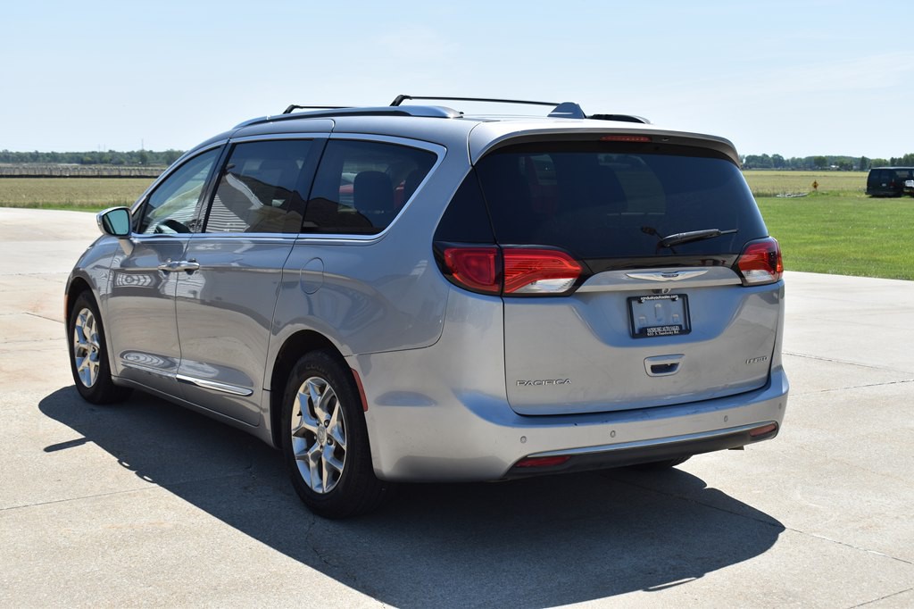 2019 Chrysler Pacifica Image 5