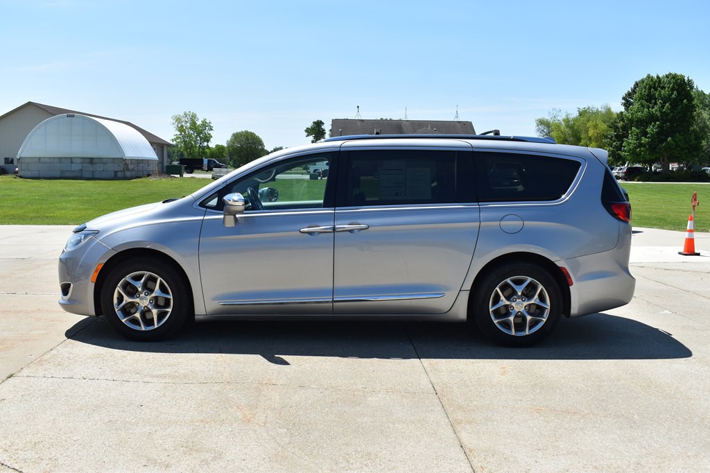 2019 Chrysler Pacifica Image 6