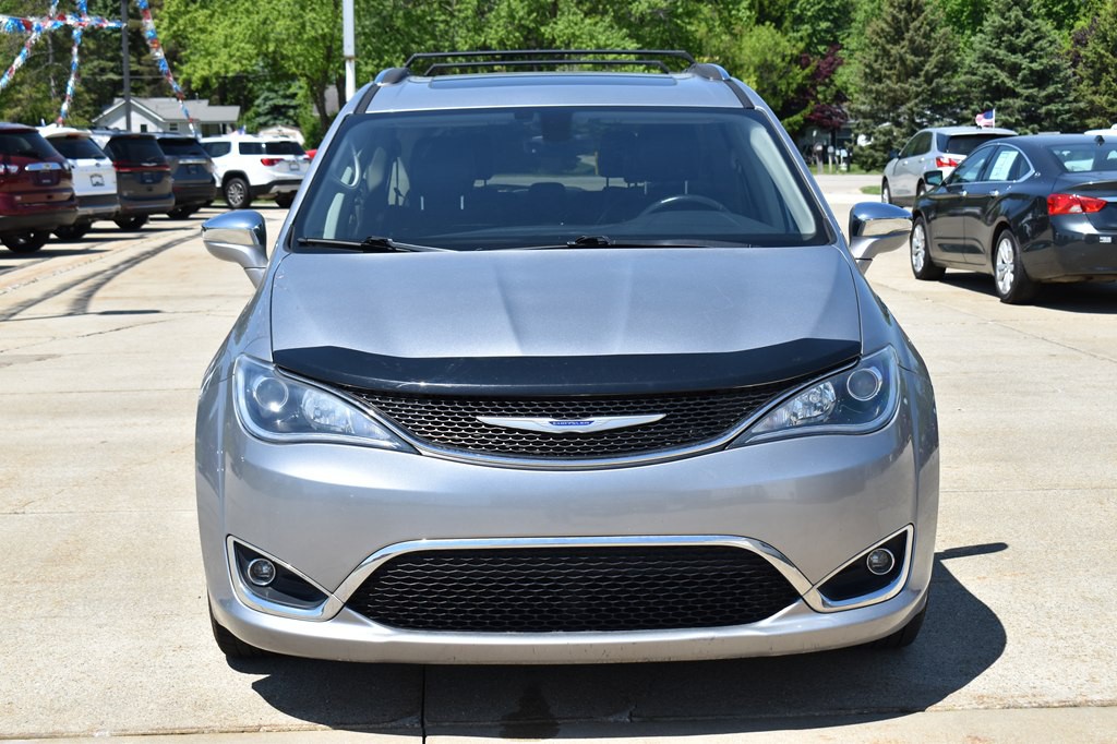2019 Chrysler Pacifica Image 8
