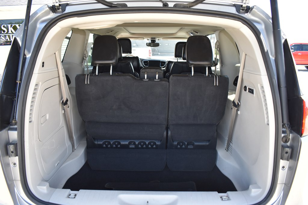 2019 Chrysler Pacifica Image 16