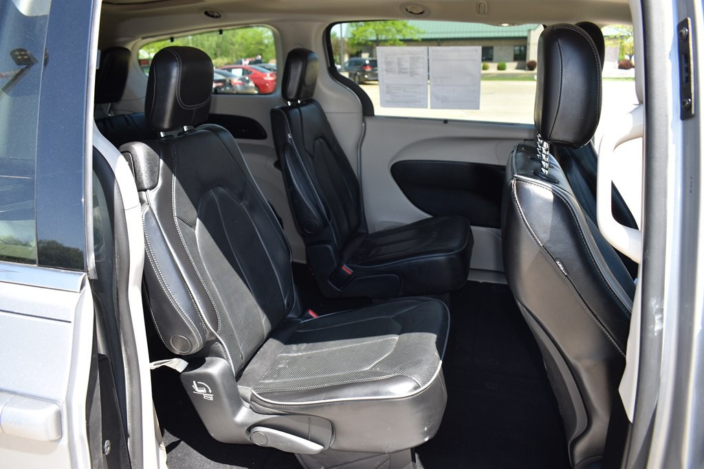 2019 Chrysler Pacifica Image 17