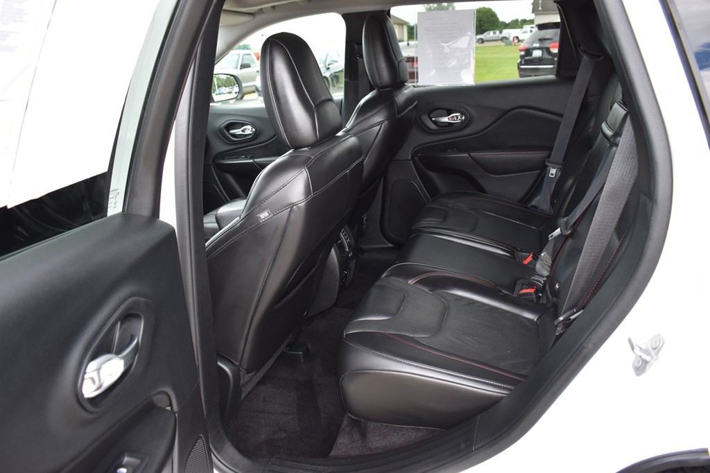 2019 Jeep Cherokee Image 14