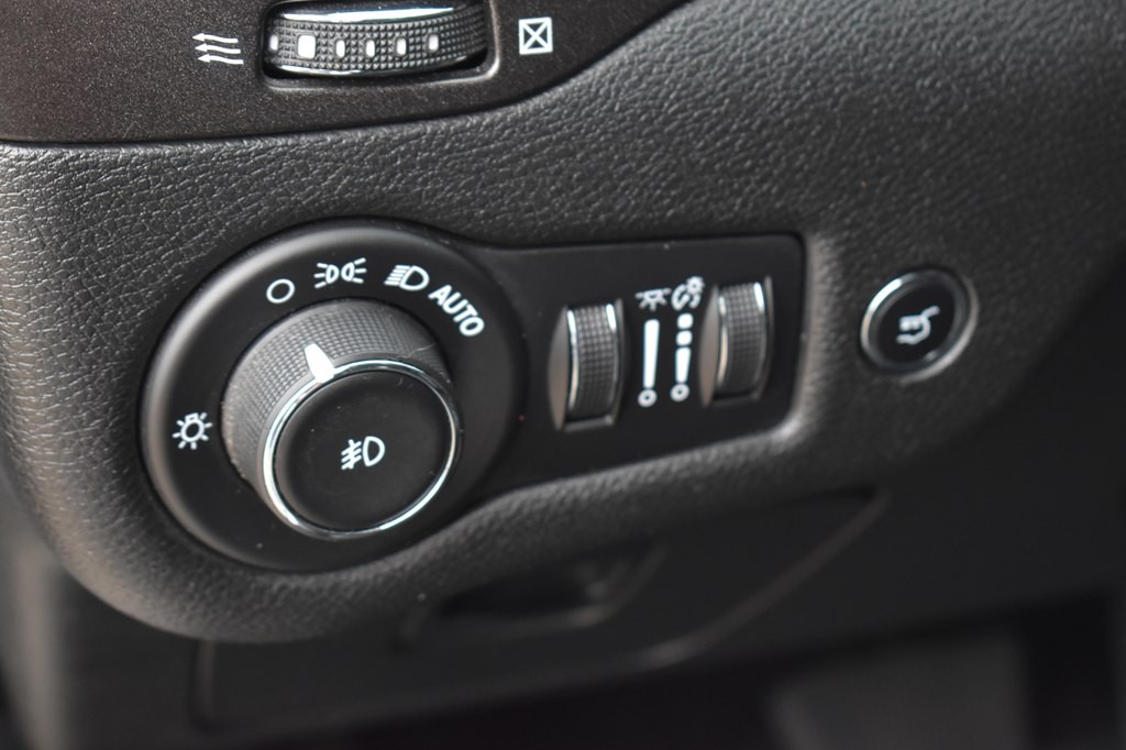 2019 Jeep Cherokee Image 28