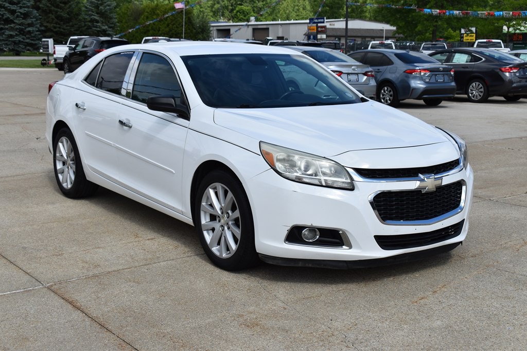 2015 Chevrolet Malibu Image 1