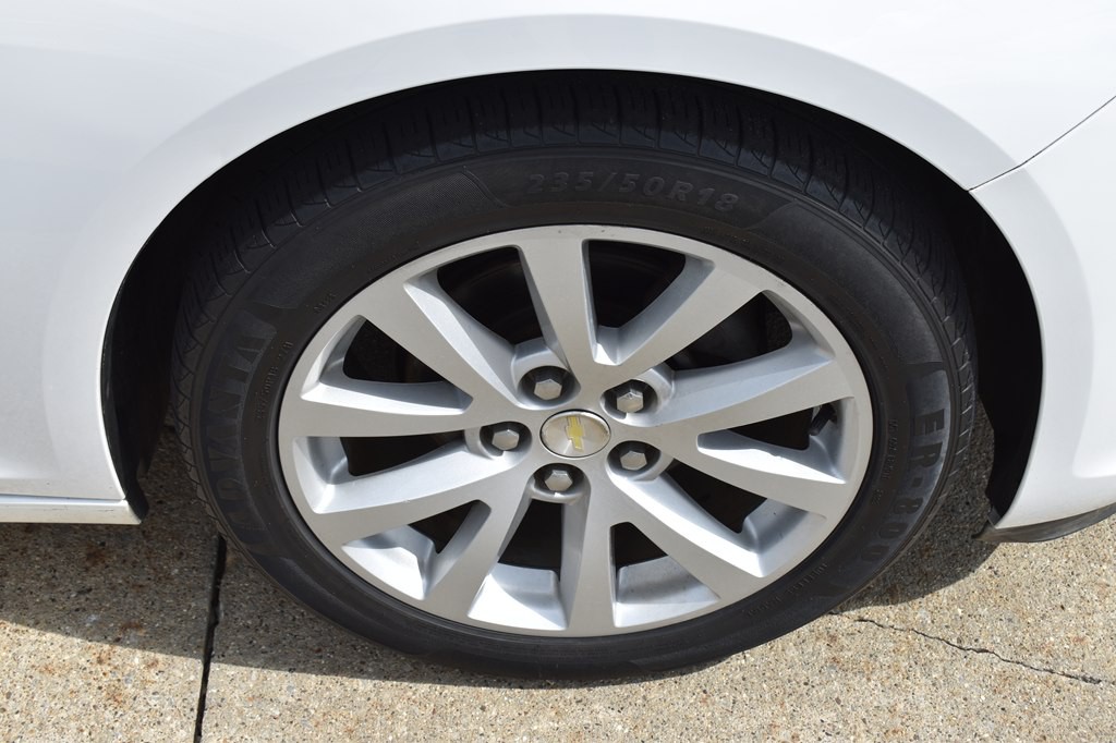 2015 Chevrolet Malibu Image 9