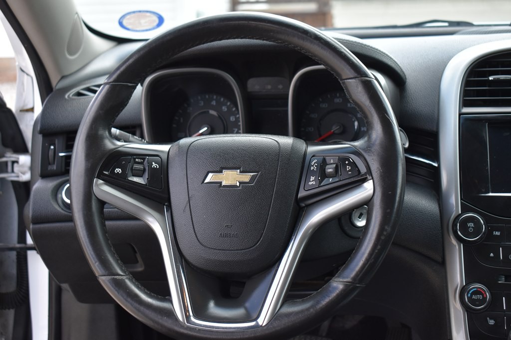 2015 Chevrolet Malibu Image 17