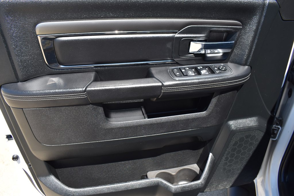 2017 RAM 1500 Image 12