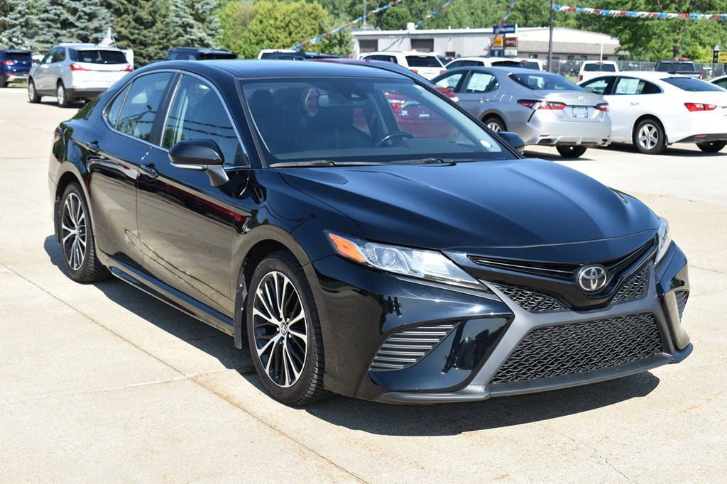 2019 Toyota Camry Image 1