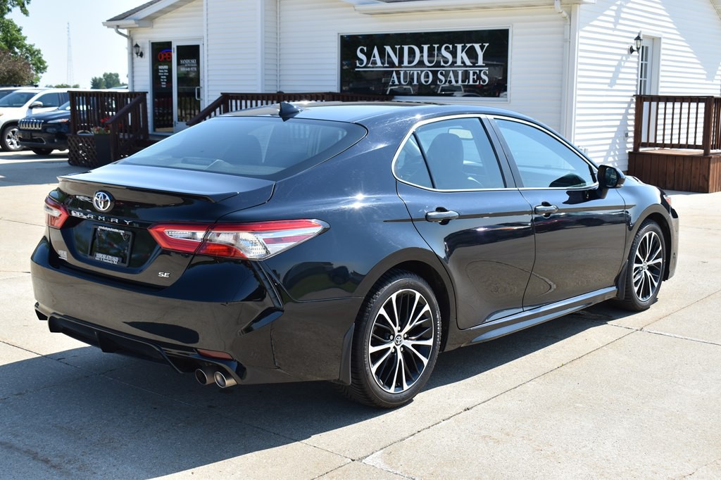 2019 Toyota Camry Image 3