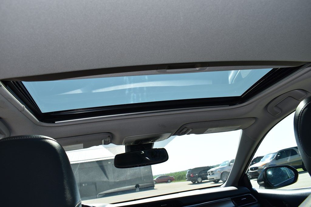 2019 Toyota Camry Image 16