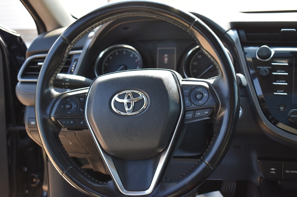2019 Toyota Camry Image 17