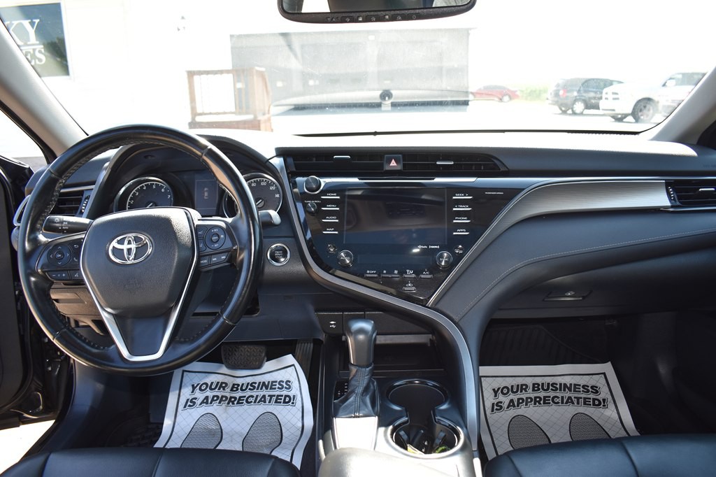 2019 Toyota Camry Image 19