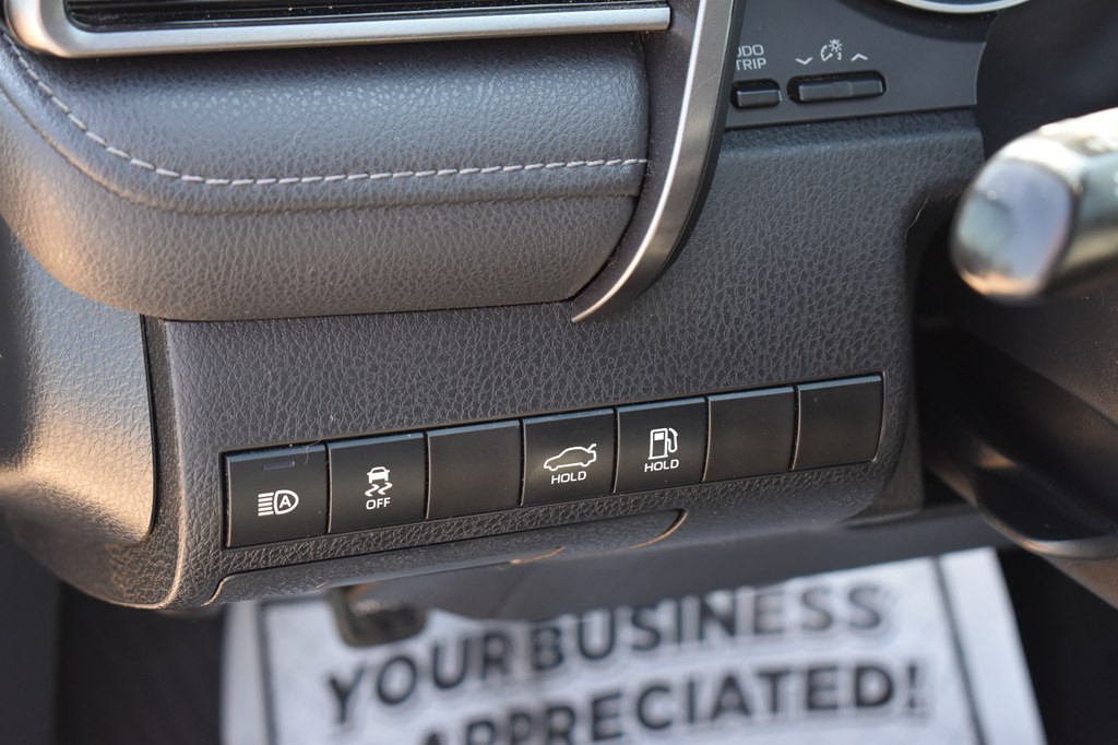 2019 Toyota Camry Image 20