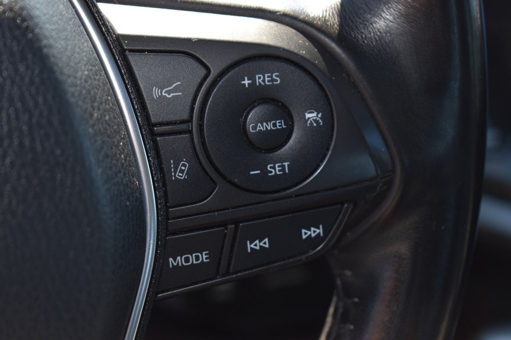 2019 Toyota Camry Image 21