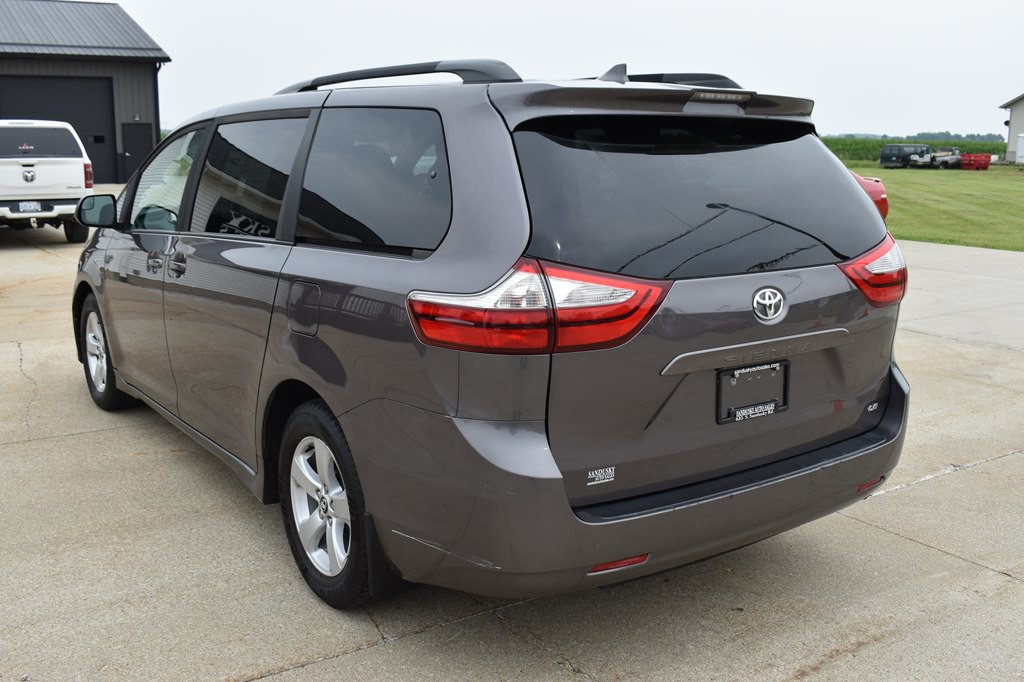 2019 Toyota Sienna Image 5
