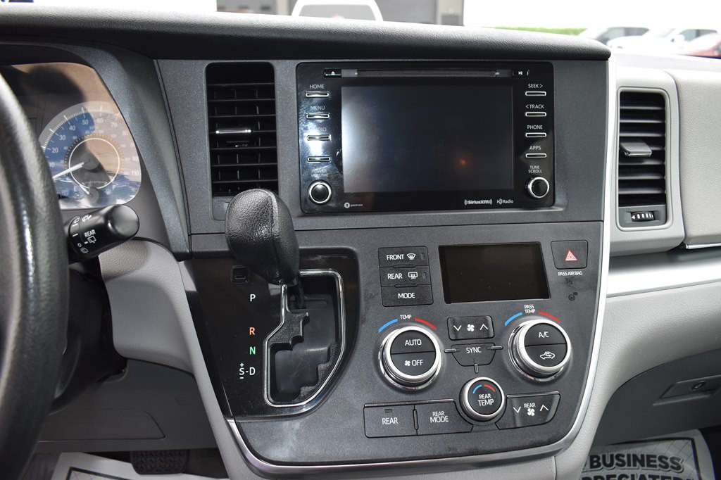2019 Toyota Sienna Image 11