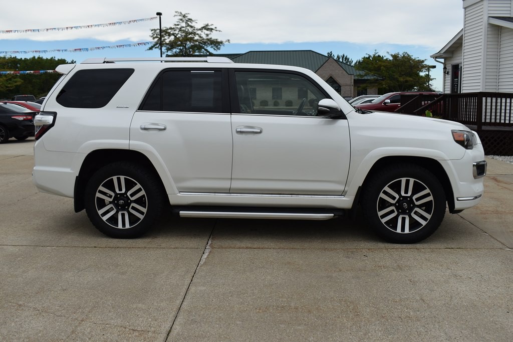 2016 Toyota 4Runner Image 2