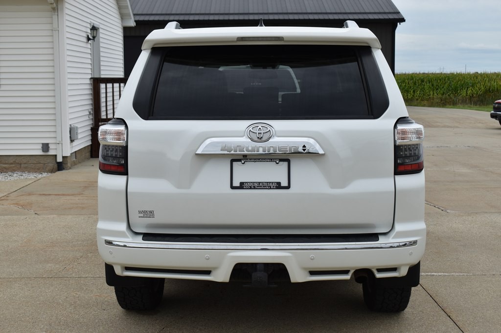 2016 Toyota 4Runner Image 4