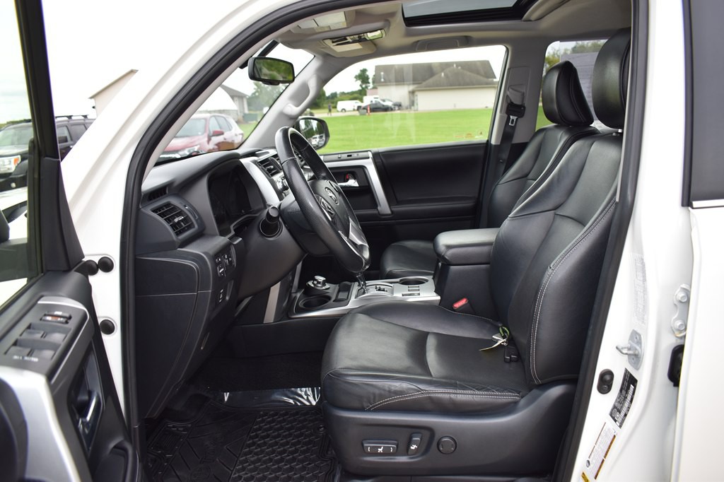 2016 Toyota 4Runner Image 10
