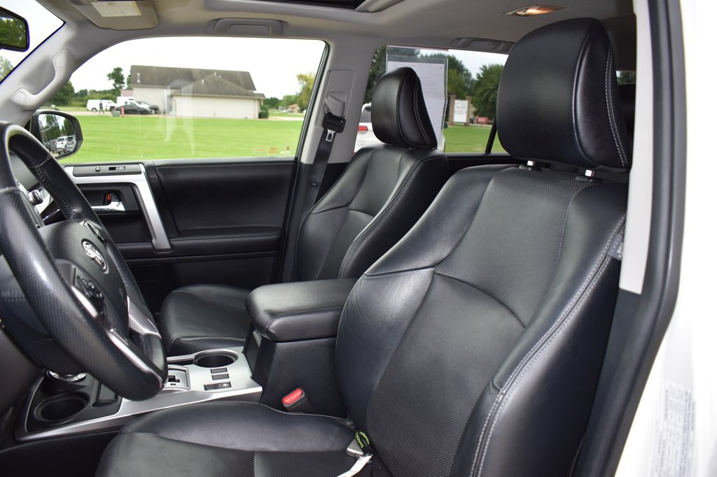 2016 Toyota 4Runner Image 11