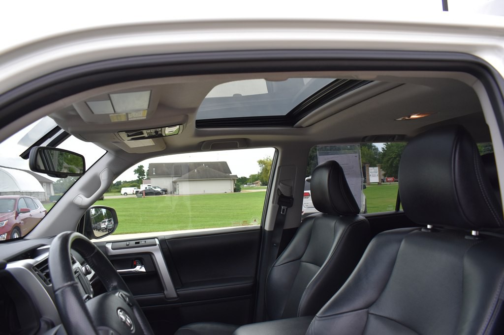 2016 Toyota 4Runner Image 12