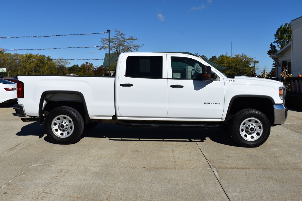 2019 GMC Sierra Image 2