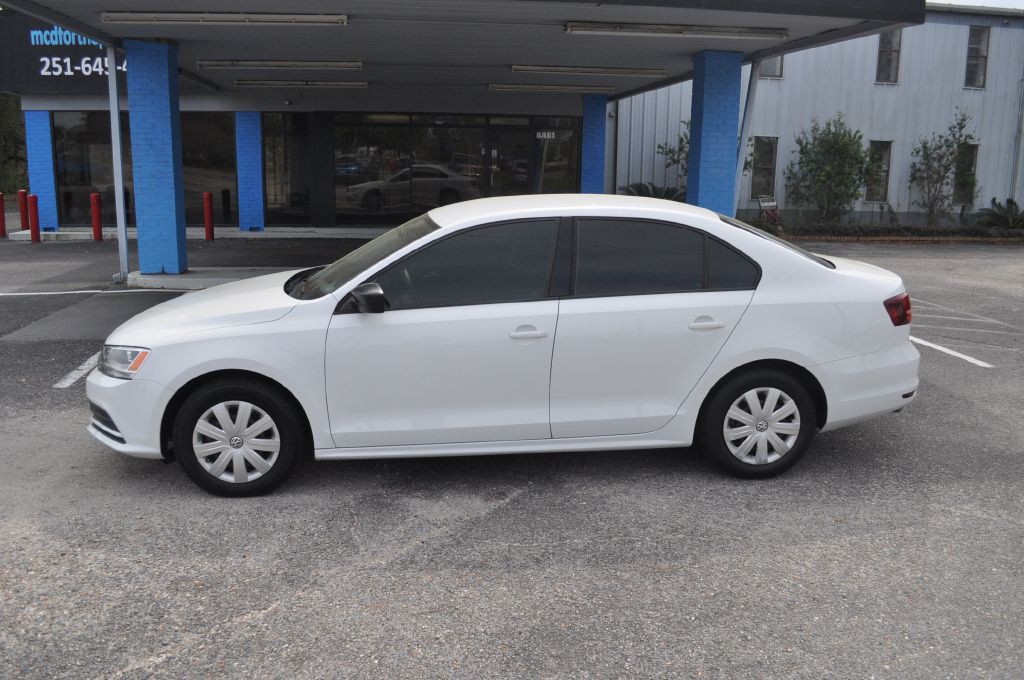 2016 Volkswagen Jetta Image 2