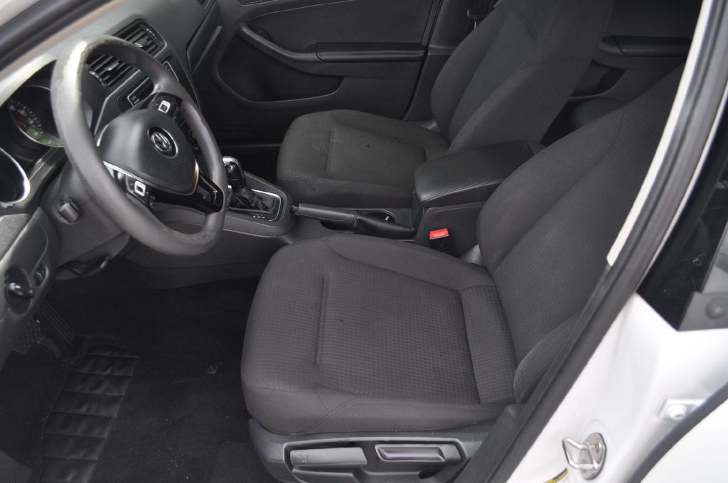 2016 Volkswagen Jetta Image 11