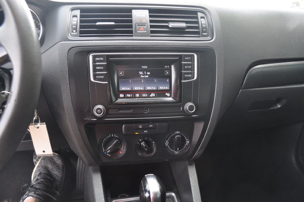 2016 Volkswagen Jetta Image 12