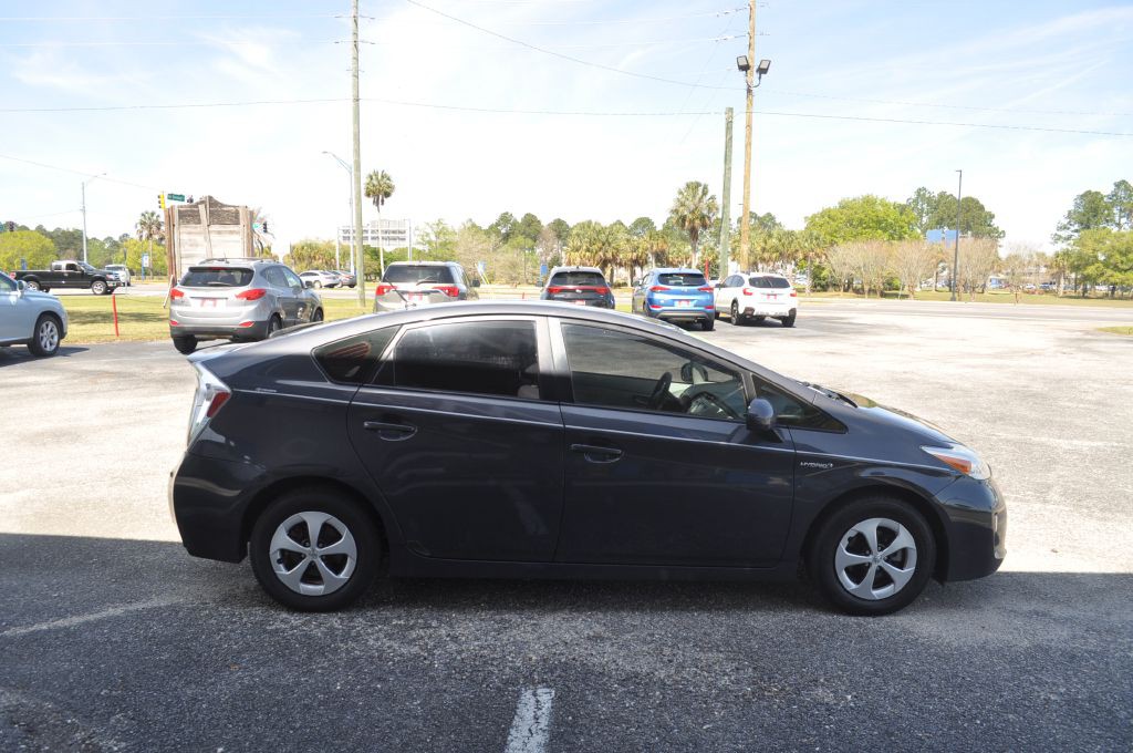 2013 Toyota Prius Image 5