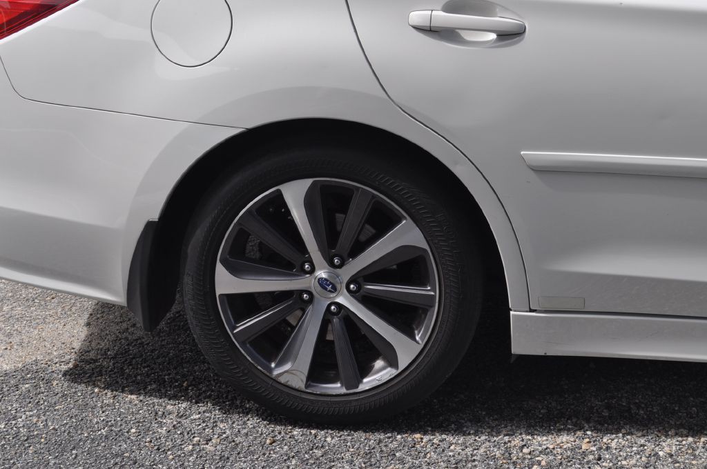 2015 Subaru Legacy Image 6