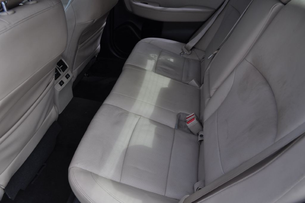 2015 Subaru Legacy Image 10