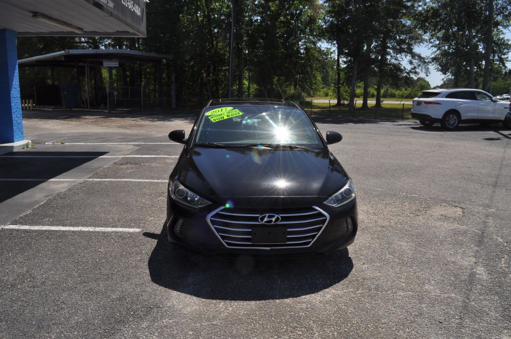 2017 Hyundai Elantra Image 3