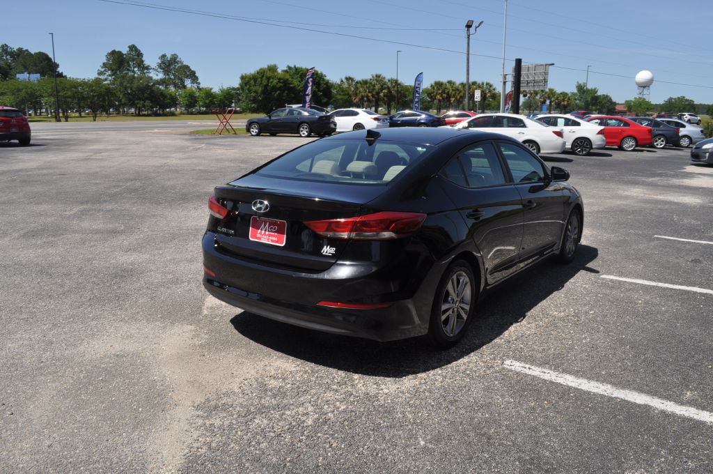 2017 Hyundai Elantra Image 7